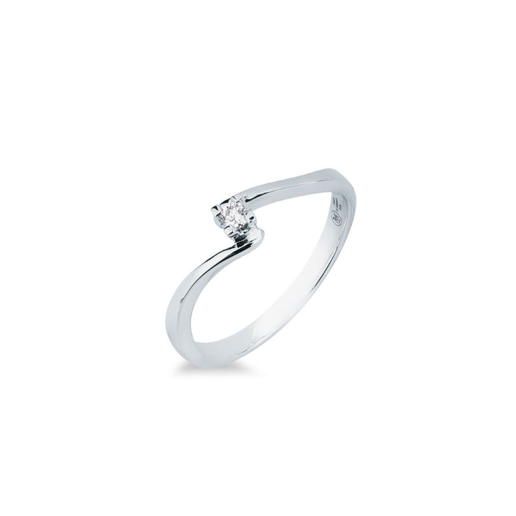 Picture of Solitaire ring with diamond in white gold