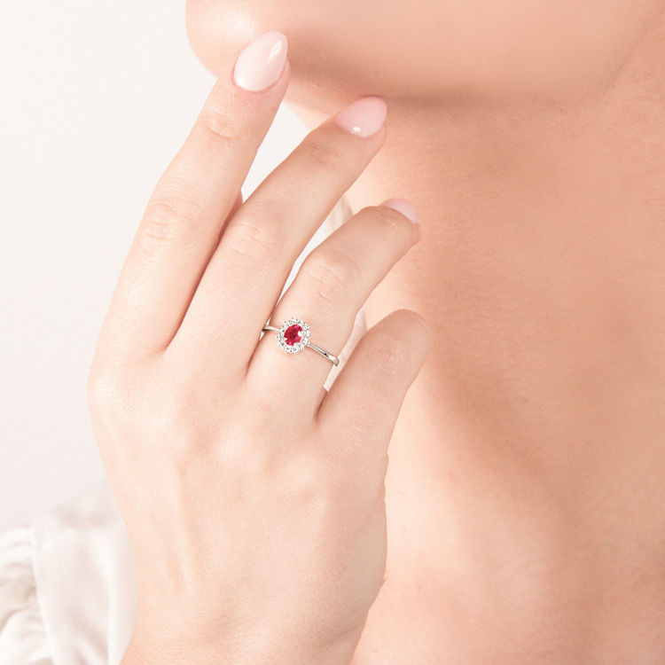 Picture of Ring with ruby and diamond in white gold