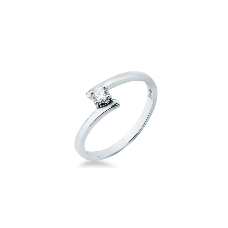 Picture of Solitaire ring with diamond in white gold