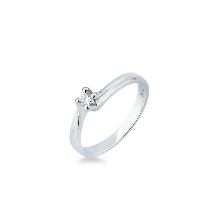 Picture of Solitaire ring with diamond in white gold