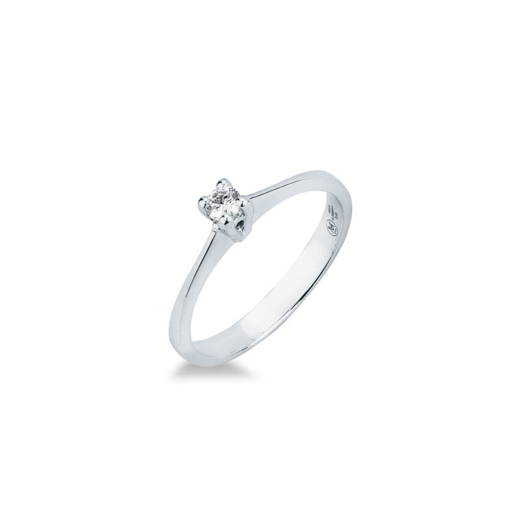 Picture of Solitaire ring with diamond in white gold