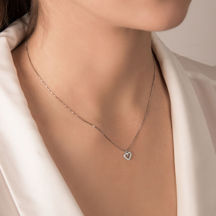 Picture of Necklace with diamond in white gold