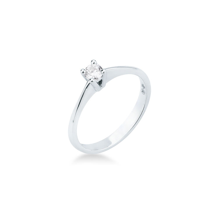 Picture of Solitaire ring with diamond in white gold