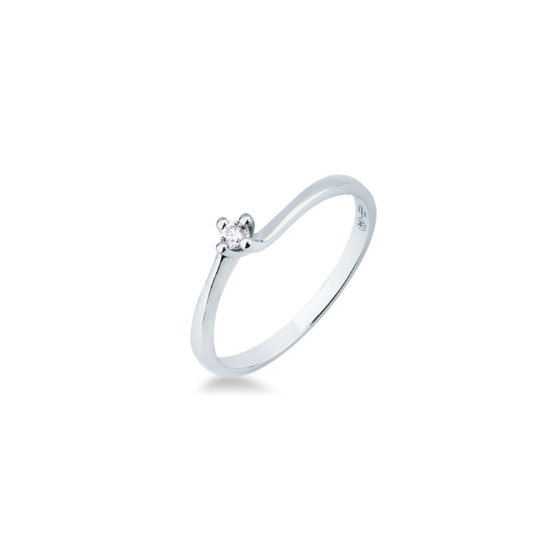 Picture of Solitaire ring with diamond in white gold