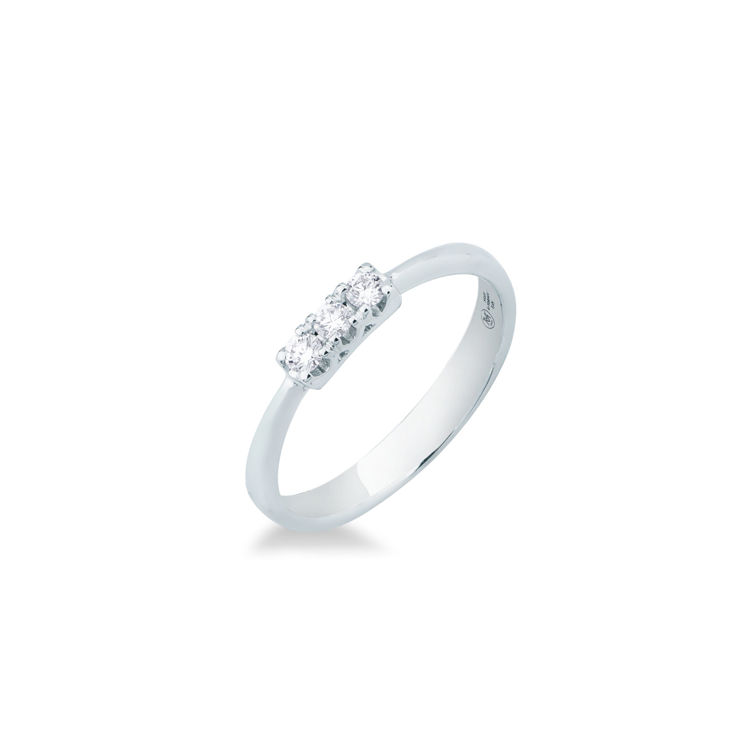 Picture of Ring with diamond in white gold