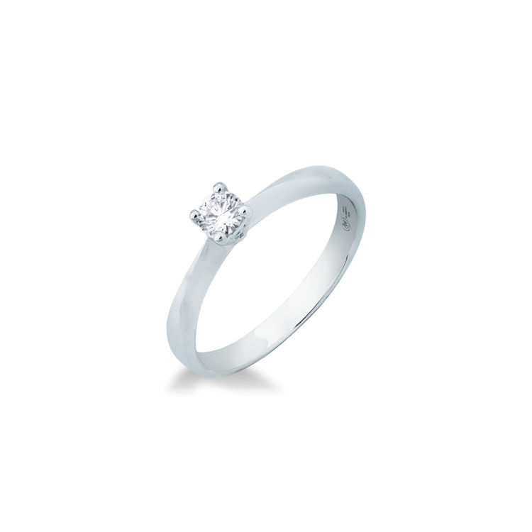 Picture of Solitaire ring with diamond in white gold