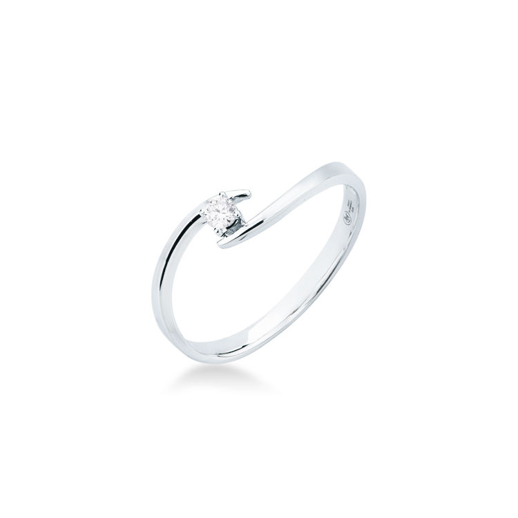 Picture of Solitaire ring with diamond in white gold