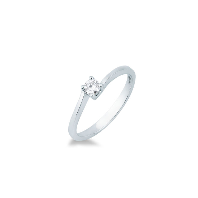 Picture of Solitaire ring with diamond in white gold