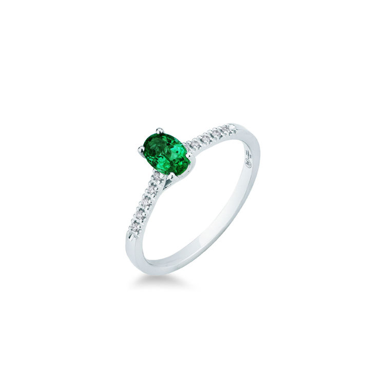 Picture of Ring with emerald and diamond in white gold