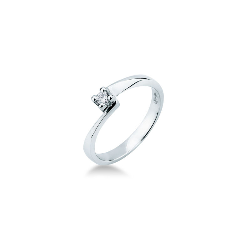 Picture of Solitaire ring with diamond in white gold